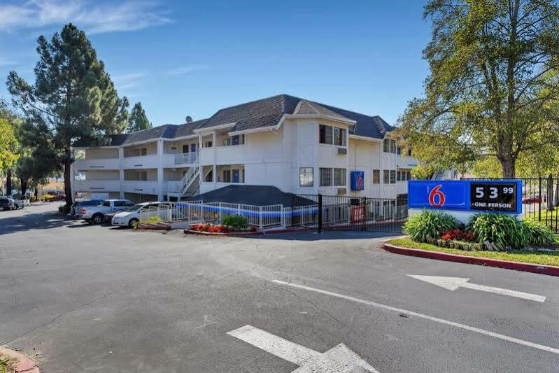 Econo Lodge Vallejo Bagian luar foto
